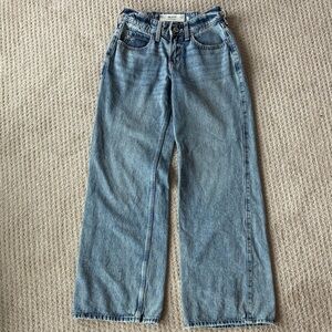 Hollister Women's Light Blue Low-Rise Baggy Jeans with Embroidery Bow Details